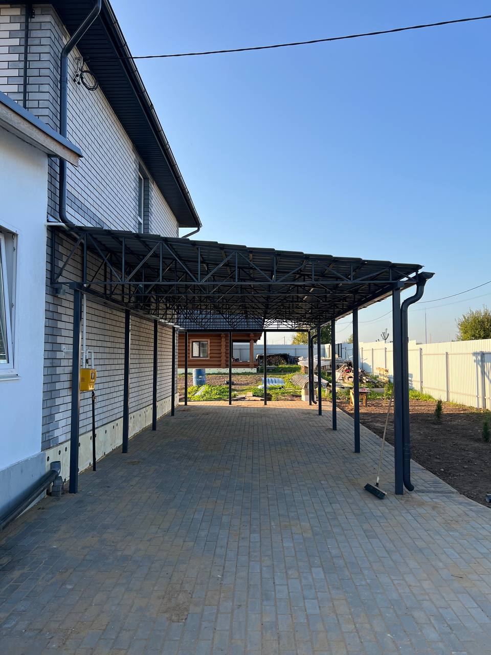 Пристроенный навес к дому